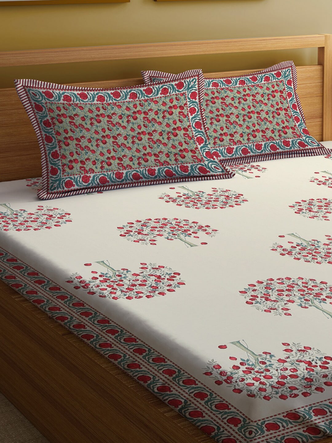 Rajasthan Decor Cream-Coloured Ethnic Motifs 144 TC Cotton King Bedsheet & 2 Pillow Covers