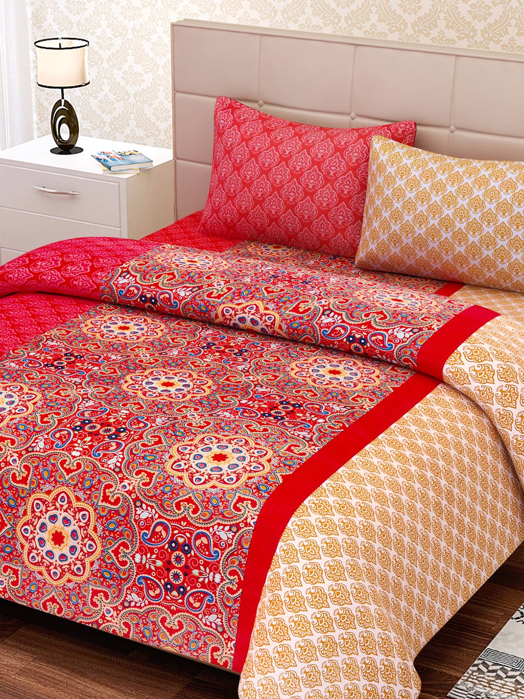SEJ by Nisha Gupta Red Printed 180 TC Cotton Double Bedsheet with 2 Pillow Covers