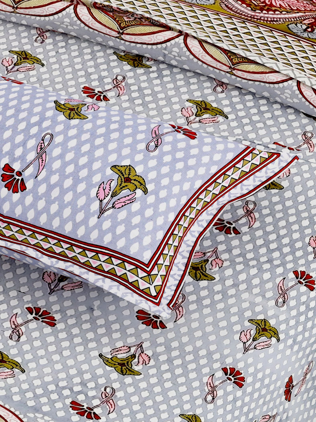 Yellow White Ethnic Motifs Cotton 200TC King Bedsheet With 2 Zipper Pillow Covers - King Size by House of Ree