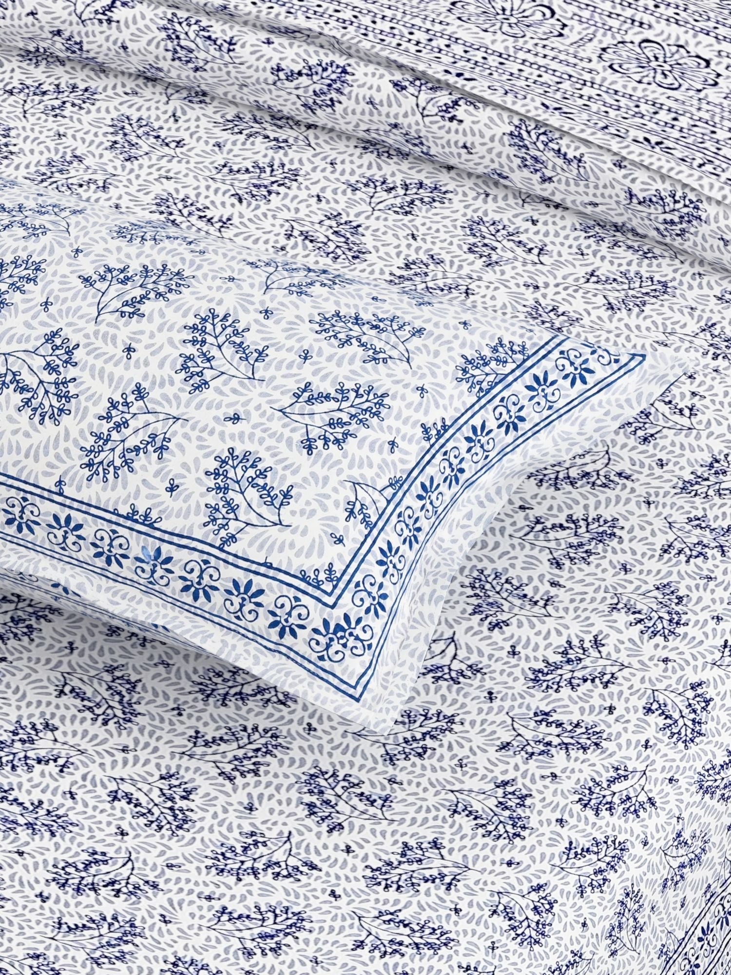 Yellow Ethnic Motifs Cotton 200TC King Bedsheet With 2 Zipper Pillow Covers - King Size by House of Ree