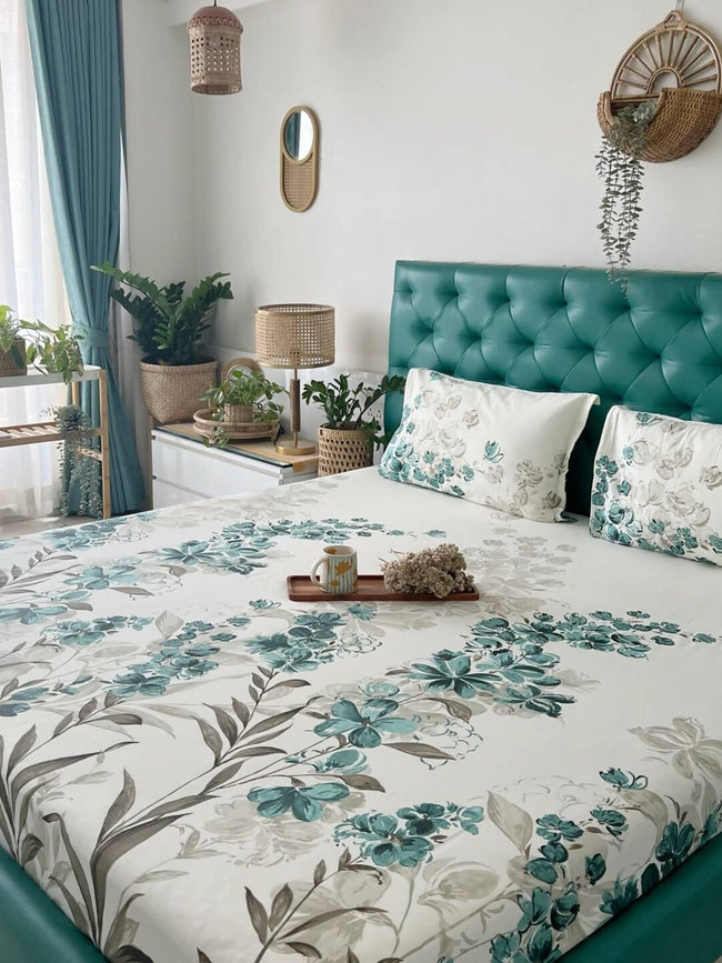 URBAN SPACE Serene White & Blue Printed 200 TC Pure Cotton Bedsheet & Pillow Covers Main Image