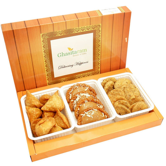Ghasitaram Holi Hampers: Gujiya, Farsan Samosa and Methi Mathi Namkeen Hamper