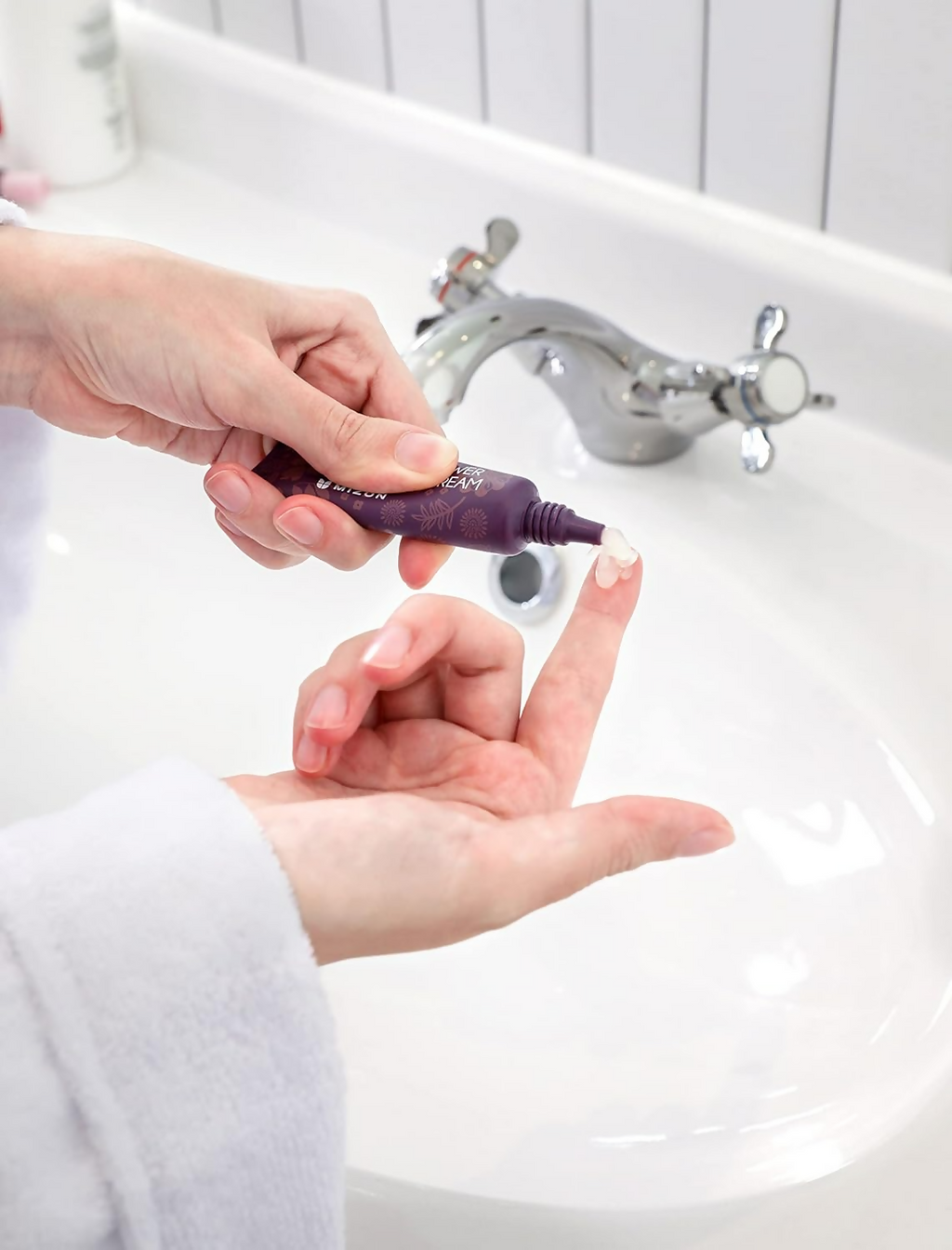 Mizon - Collagen Power Firming Eye Cream