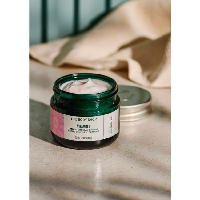 The Body Shop Vitamin E Moisture Day Cream Main Image