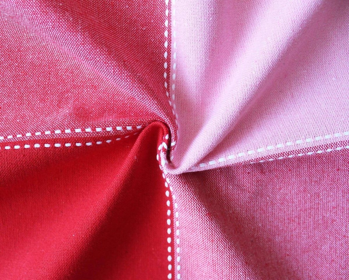 Airwill 100% Cotton Checkered Pattern 4 Seater Square Table Cover - Red & Pink