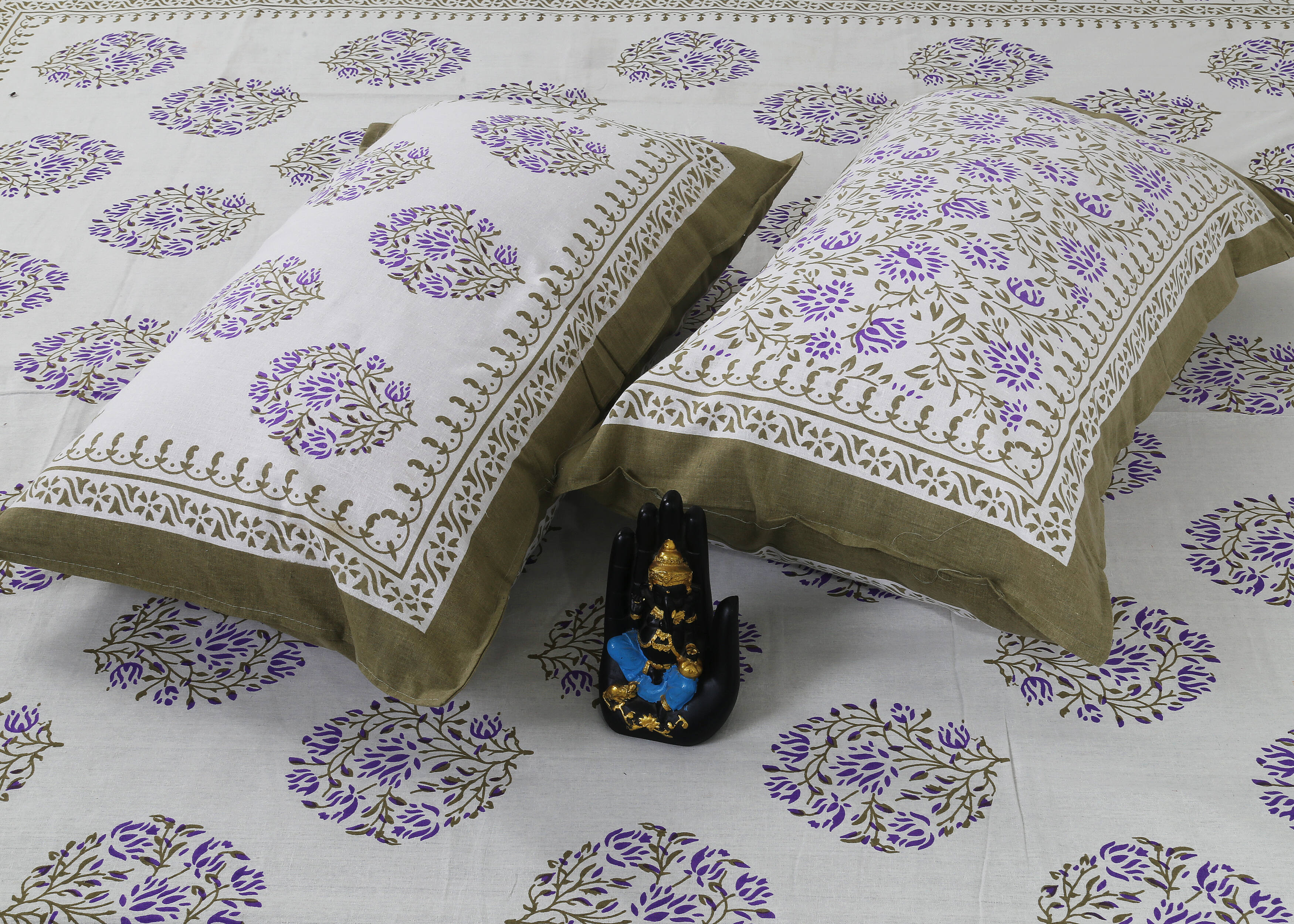 Rudra Bazaar Sea Green 210 TC Cotton Double King Bedsheet With 2 Pillow Covers