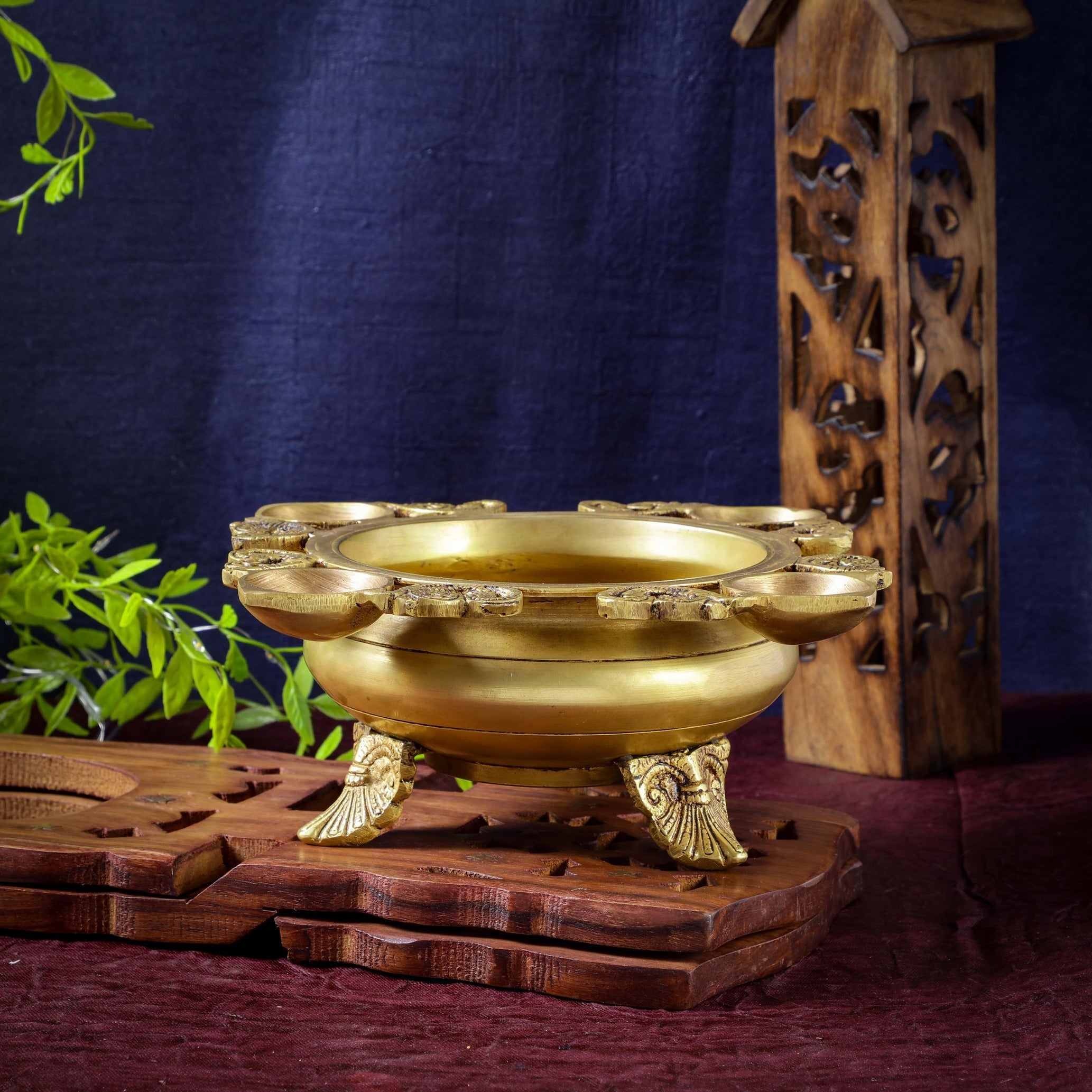 Sri Rudra Urli (SR 02320)