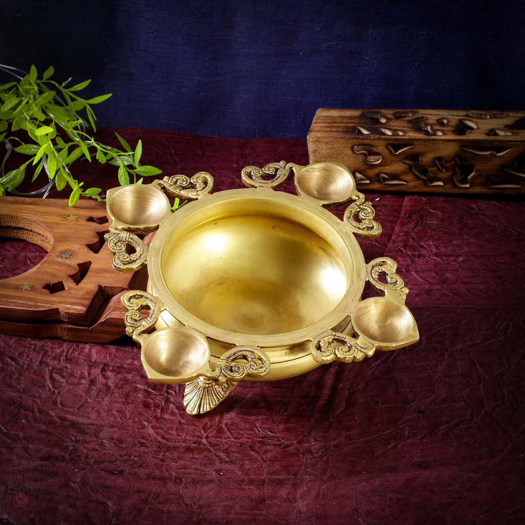 Sri Rudra Urli (SR 02320)