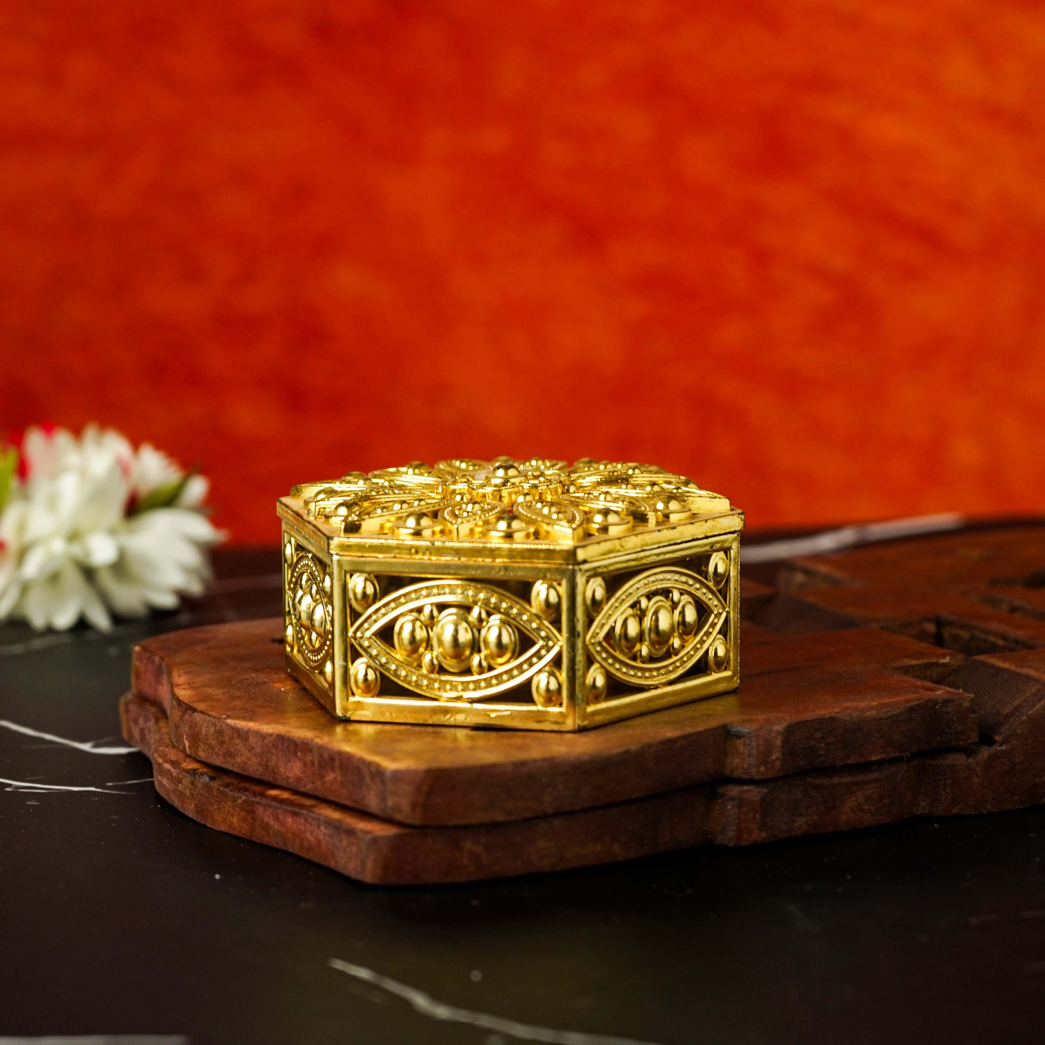 Sri Rudra Gold Fancy Heaxgon Box (EAN Code 8906101491872)