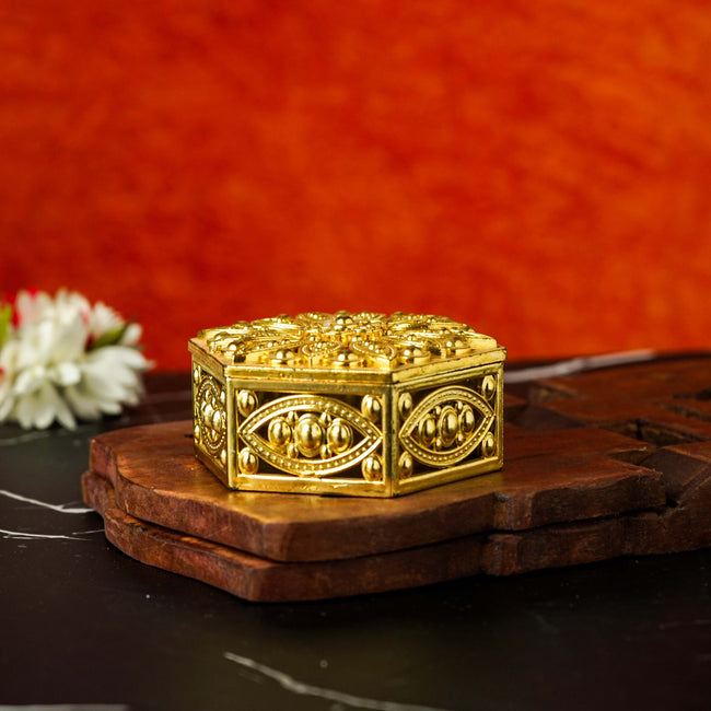Sri Rudra Gold Fancy Heaxgon Box (EAN Code 8906101491872) Main Image