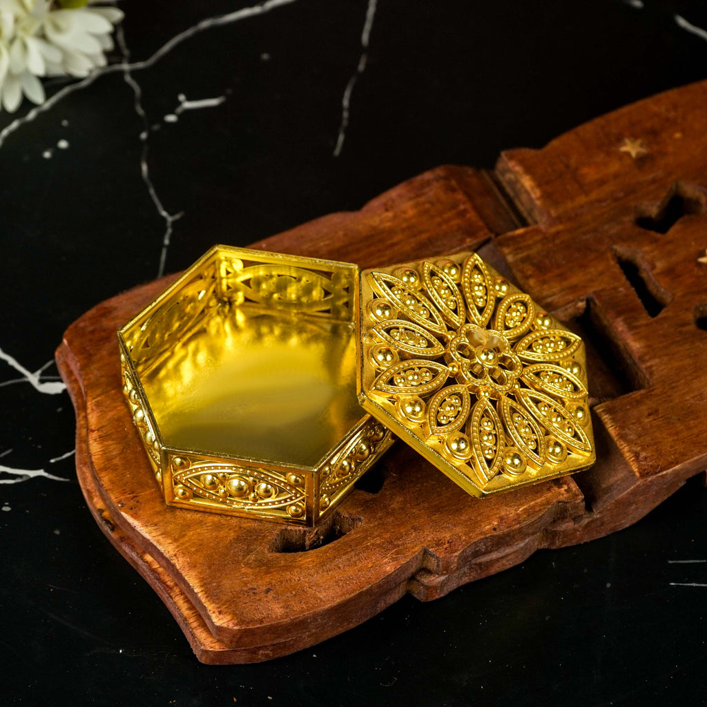 Sri Rudra Gold Fancy Heaxgon Box (EAN Code 8906101491872)