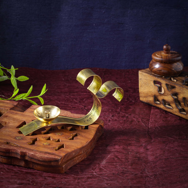 Sri Rudra Om Brass Diya (SR 02371) Hover Image