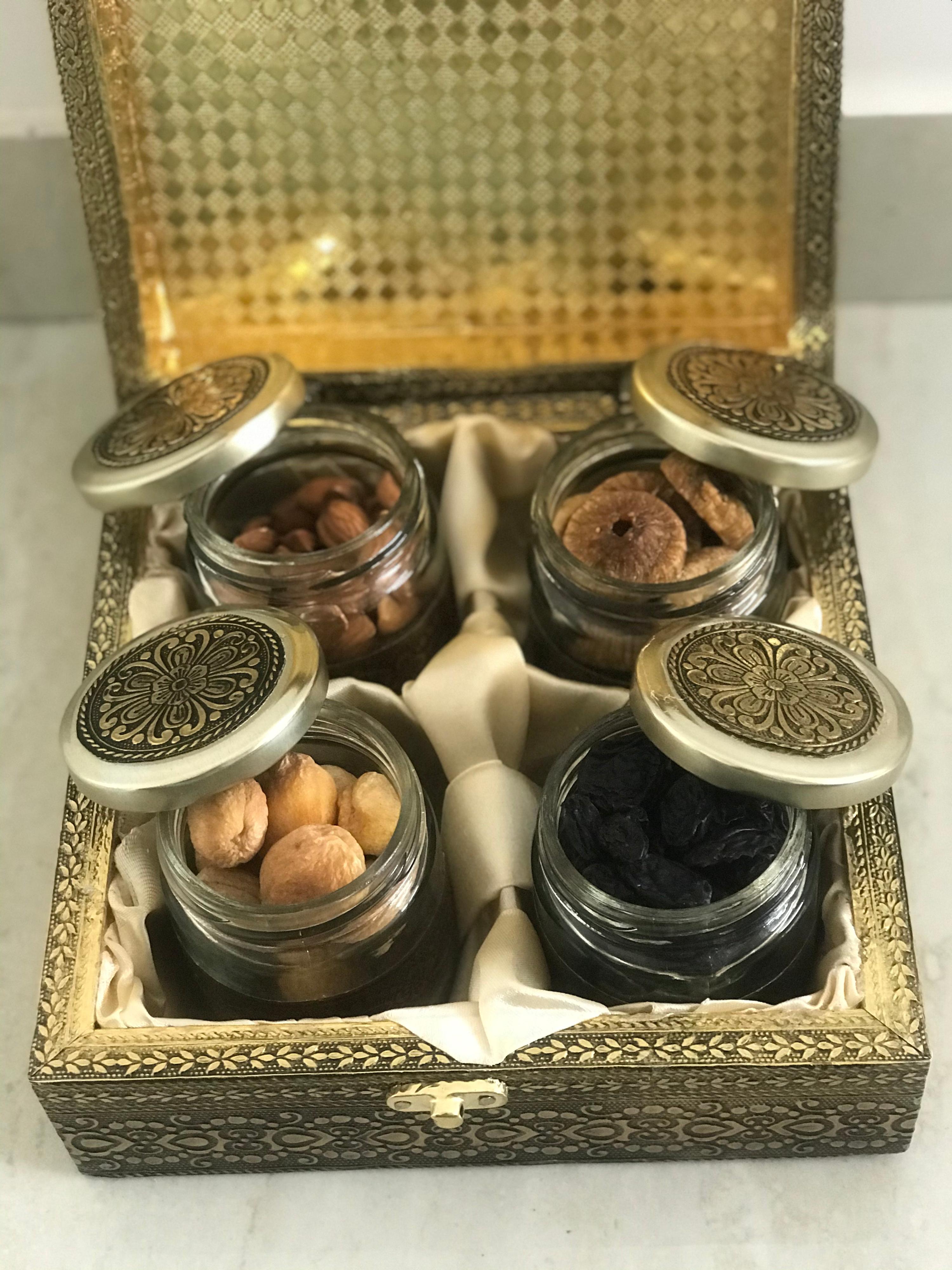 SK Mithaii Assorted Dry Fruit Gift Box | Almond | Figs | Apricot | Black Resins | 4 Jars