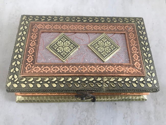 SK Mithaii Assorted Dry Fruit Gift Box | Almond | Figs | Apricot | Black Resins Main Image