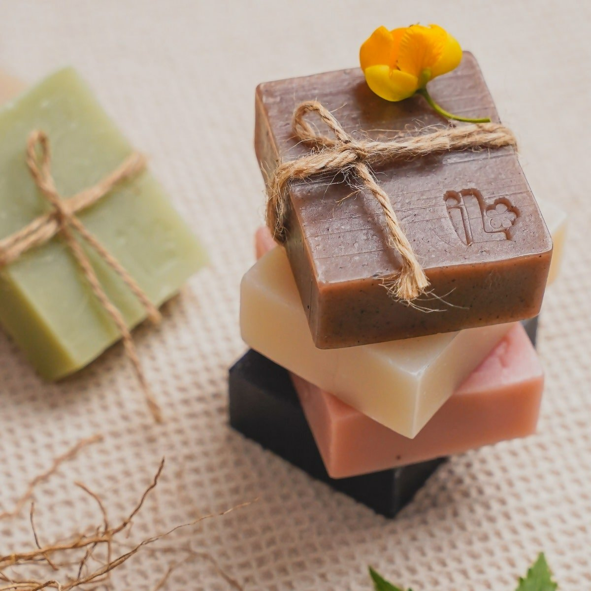 Isha Life Calm. Sambrani With Vetiver Handcrafted Soap